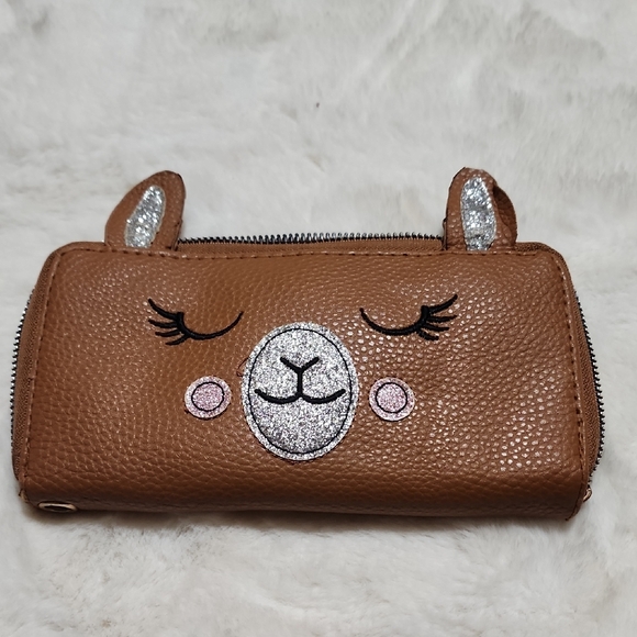 VINTAGE  wallet llama   design Handbags - Brown Llama Designed Wallet. Used Condition. Missing Zipper Pull !!!